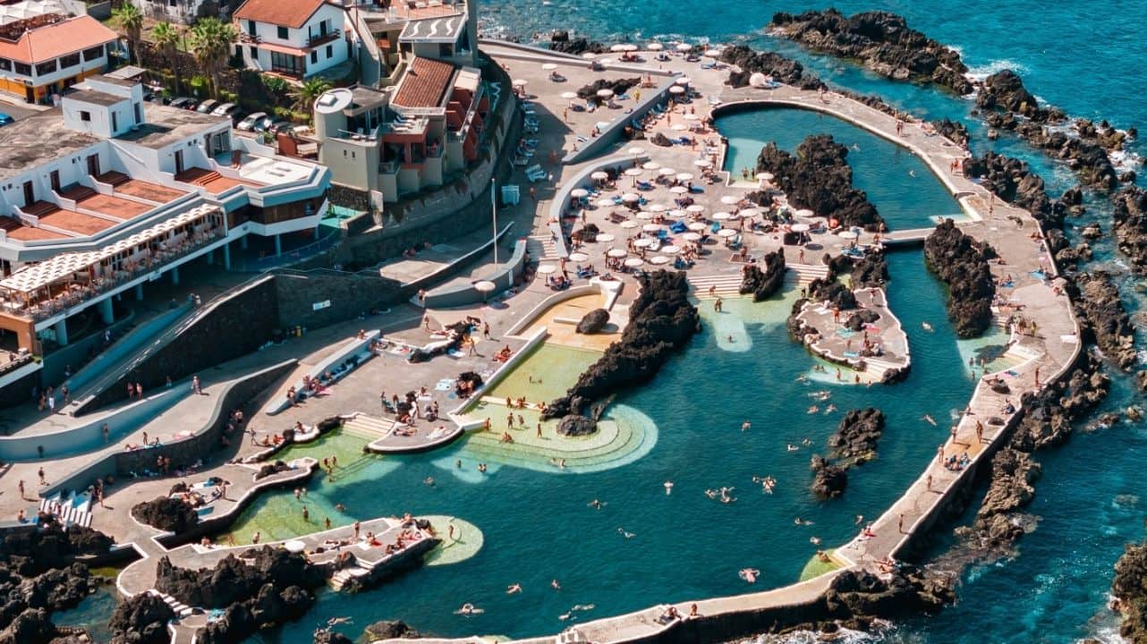 piscinas oceanicas porto moniz madeira