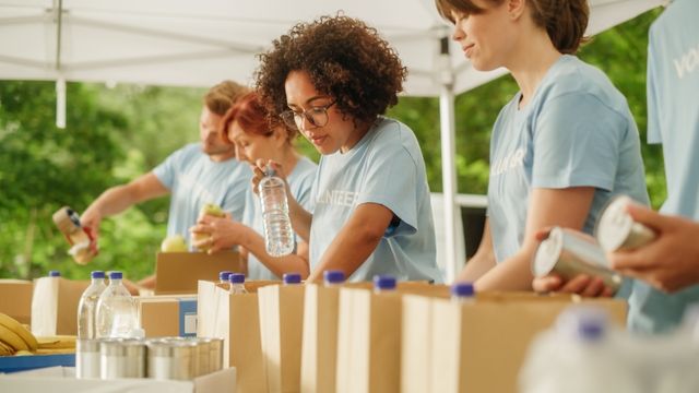 jovens a fazer voluntariado internacional